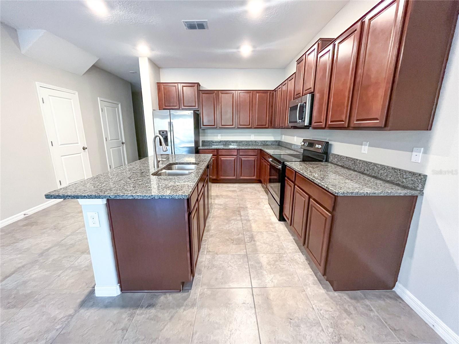8078 ROLLING SHELL TRL, WESLEY CHAPEL, FL, 33545