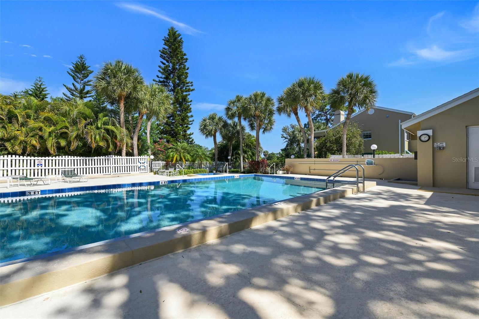 8352 MEADOWBROOK DR #10, SEMINOLE, FL, 33777