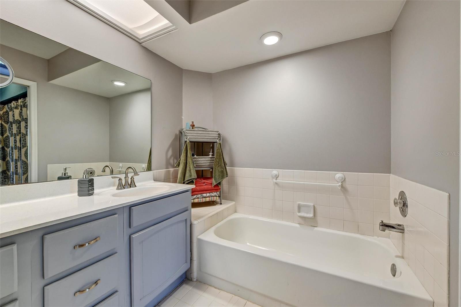 8352 MEADOWBROOK DR #10, SEMINOLE, FL, 33777