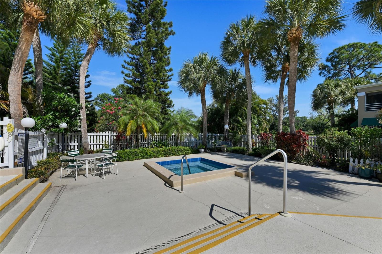 8352 MEADOWBROOK DR #10, SEMINOLE, FL, 33777