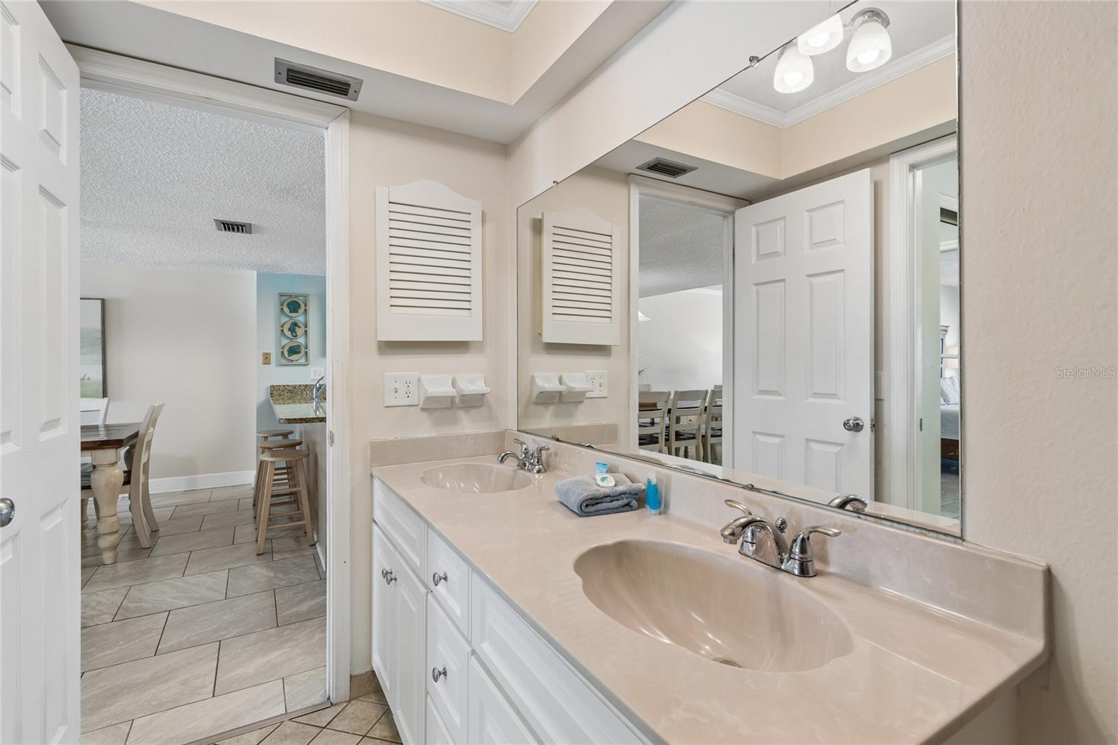 19418 GULF BLVD #204, INDIAN SHORES, FL, 33785