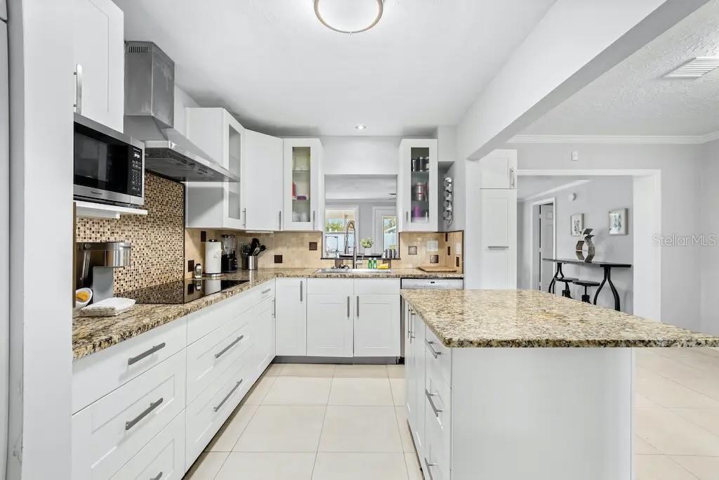 2532 CONSTITUTION BLVD, SARASOTA, FL, 34231