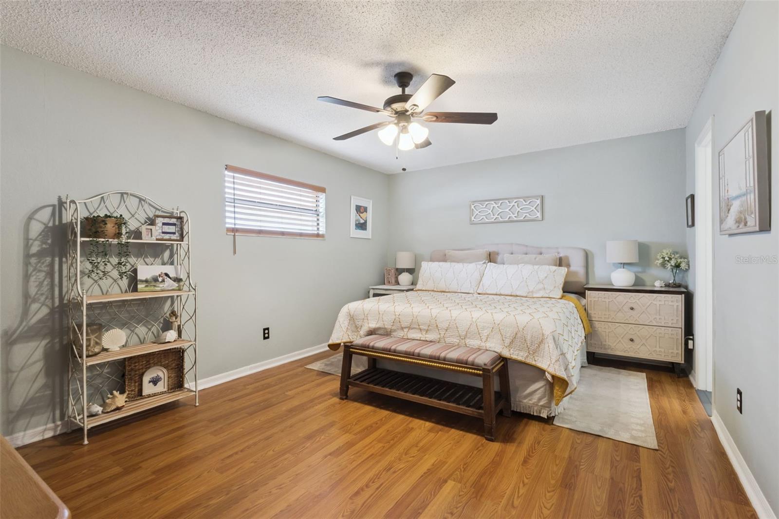 27627 LOIS DR, TAVARES, FL, 32778