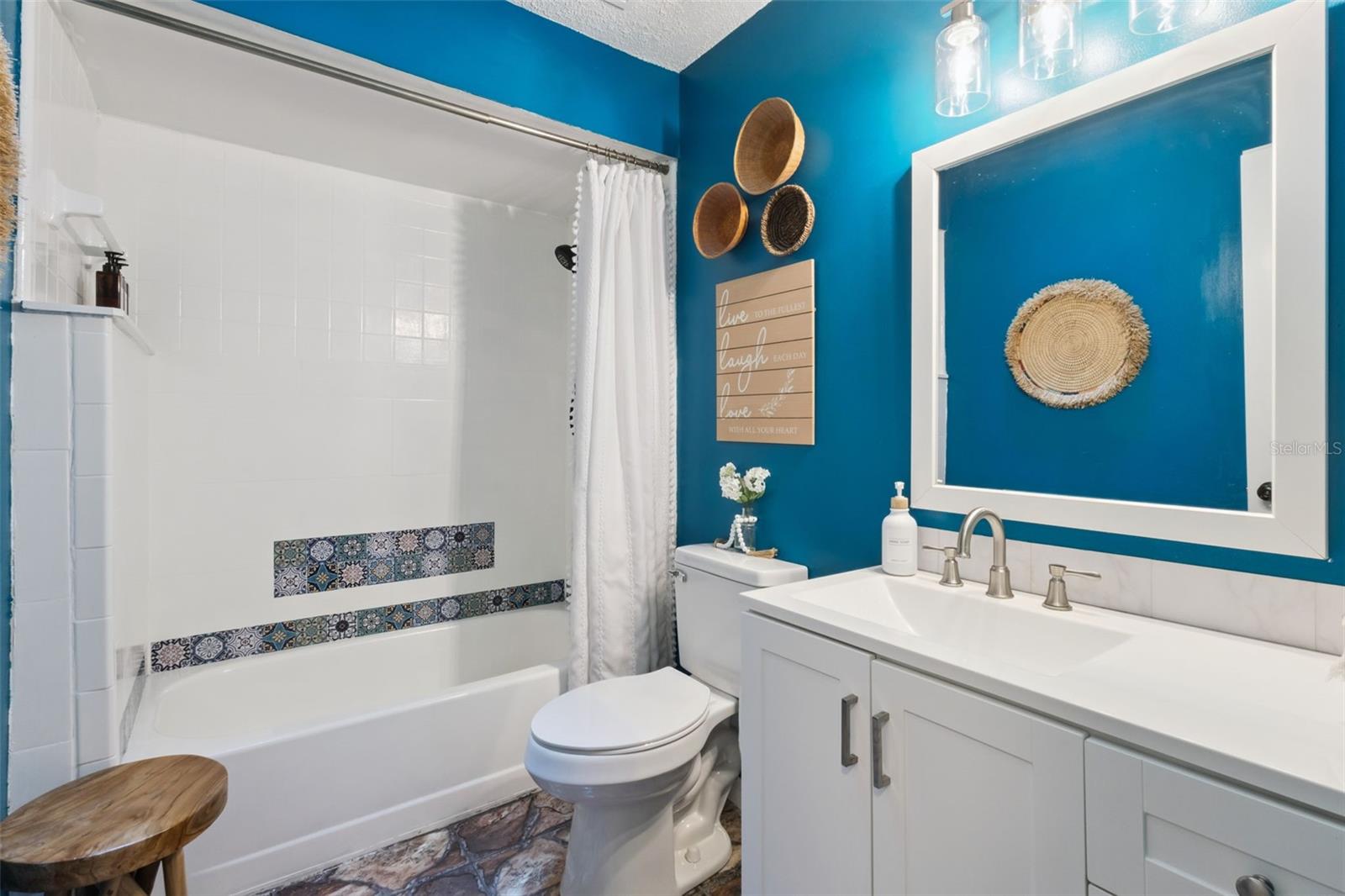 27627 LOIS DR, TAVARES, FL, 32778