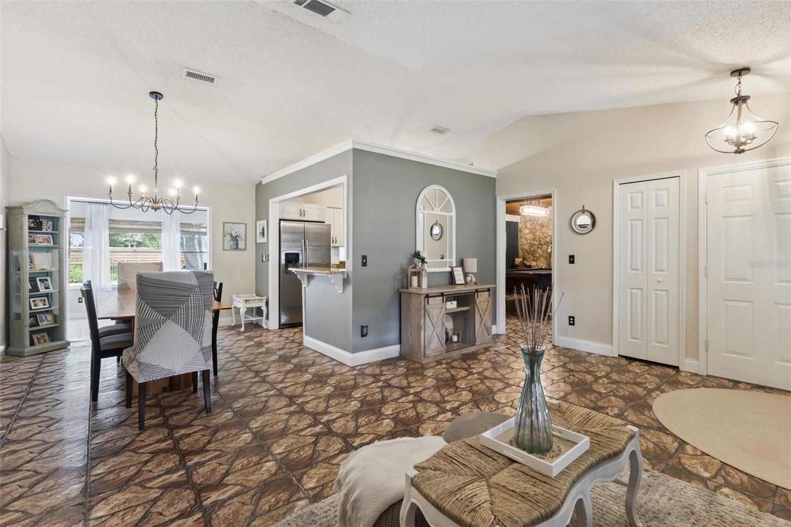 27627 LOIS DR, TAVARES, FL, 32778