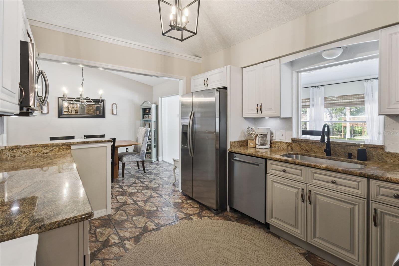 27627 LOIS DR, TAVARES, FL, 32778