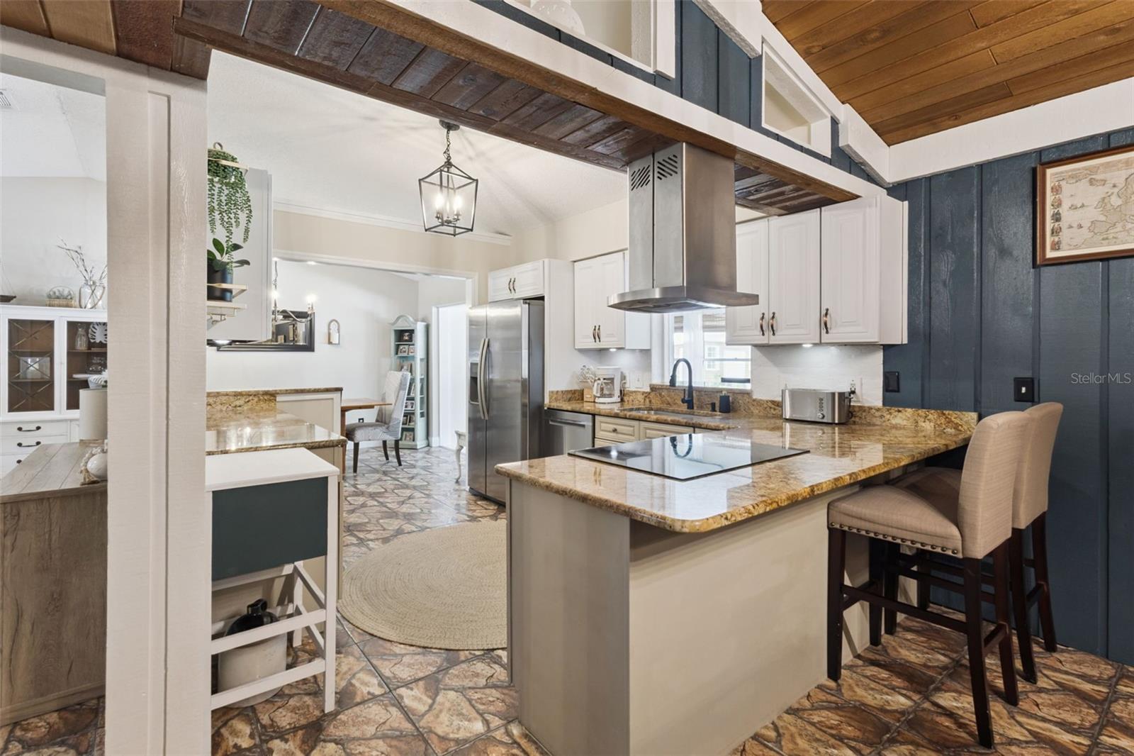 27627 LOIS DR, TAVARES, FL, 32778