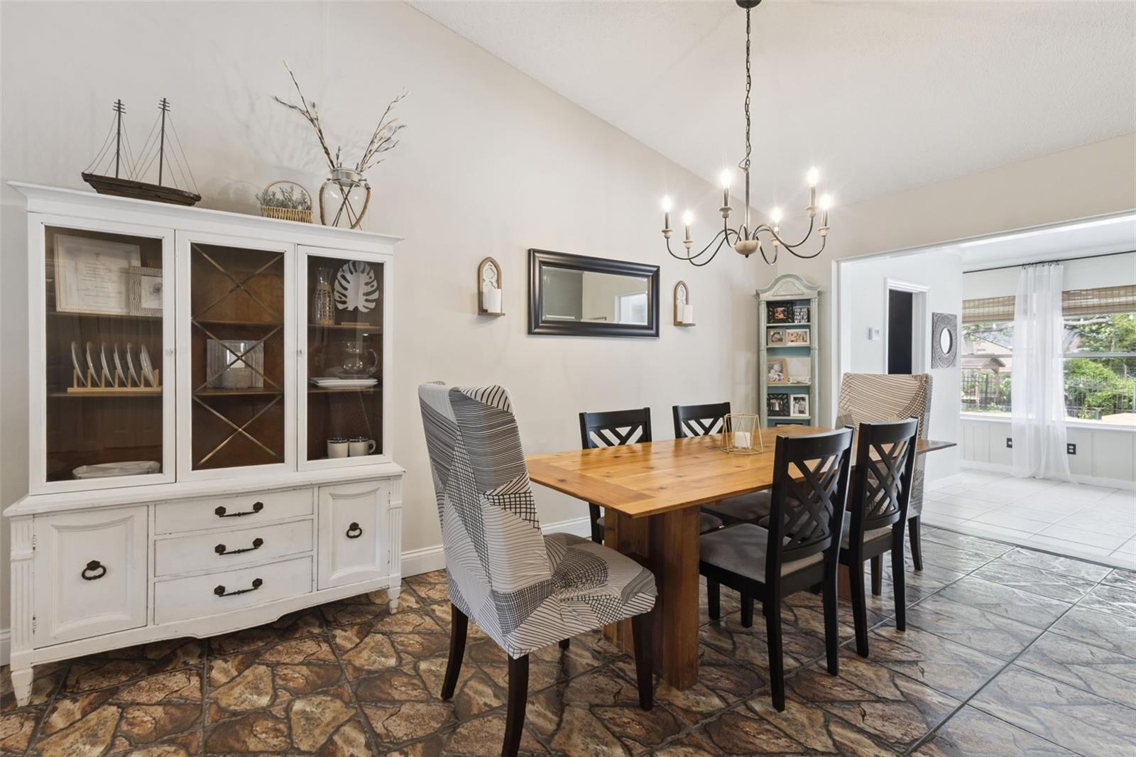 27627 LOIS DR, TAVARES, FL, 32778