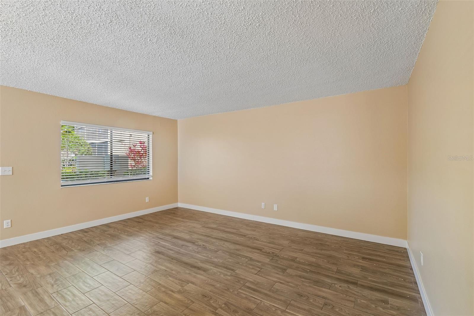 3300 FOX CHASE CIR N #202, PALM HARBOR, FL, 34683