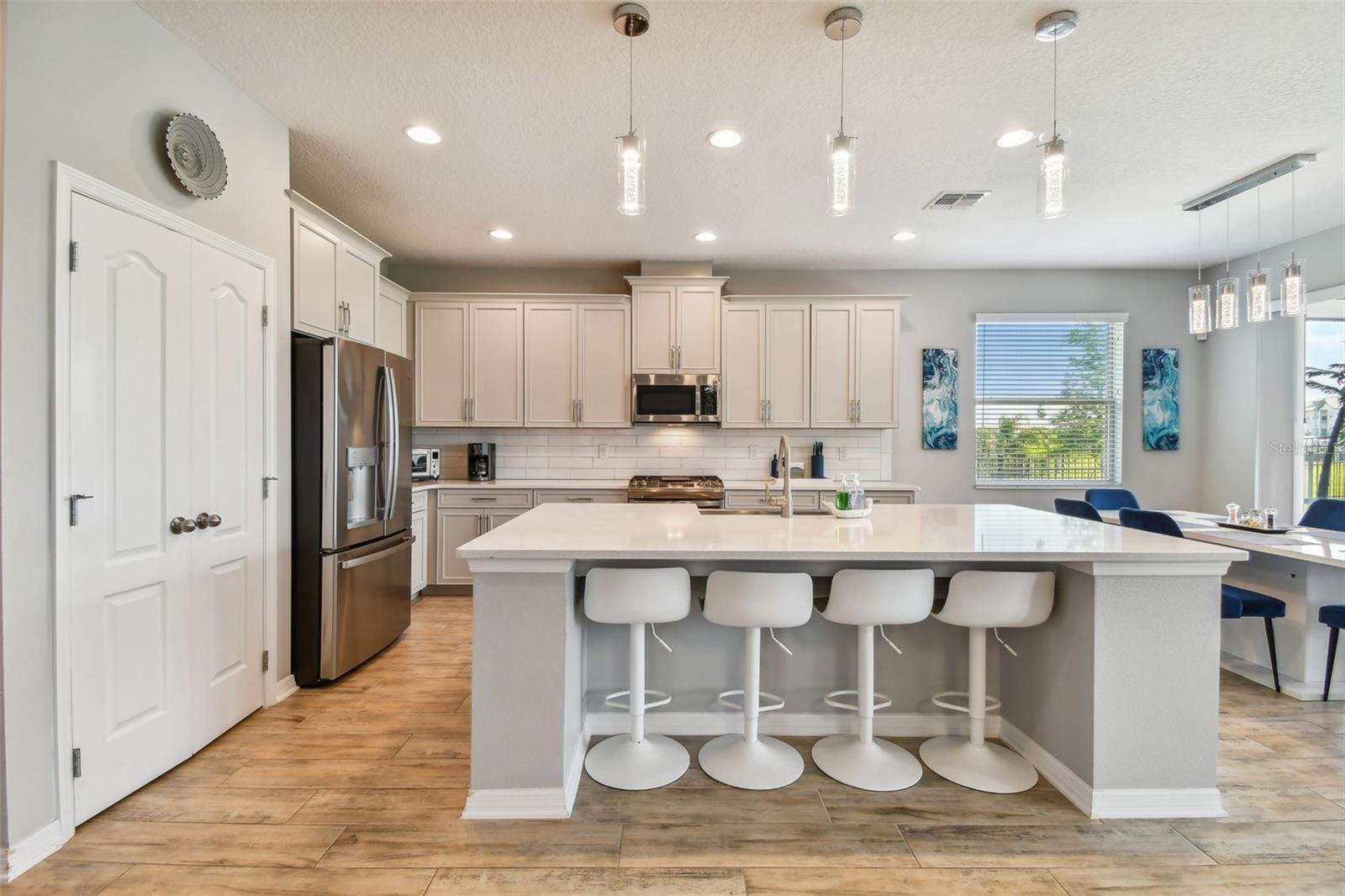 2433 SANTA VISTA LOOP, APOPKA, FL, 32703