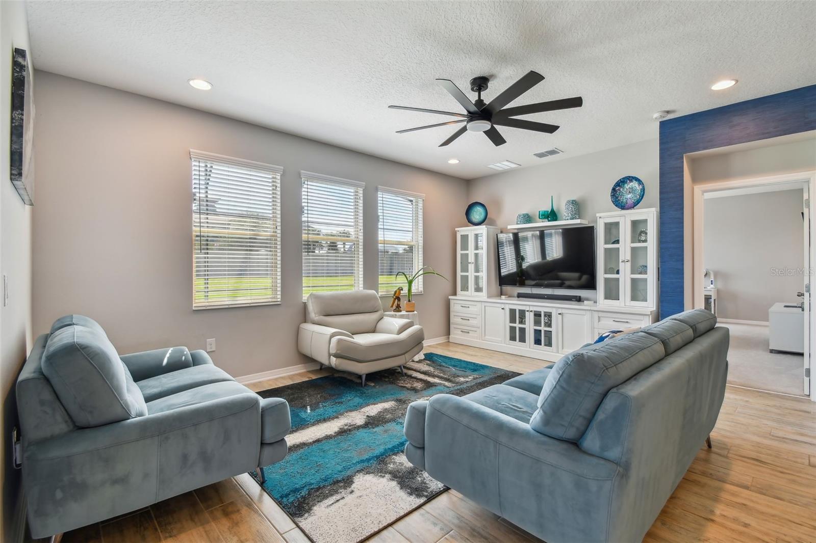 2433 SANTA VISTA LOOP, APOPKA, FL, 32703