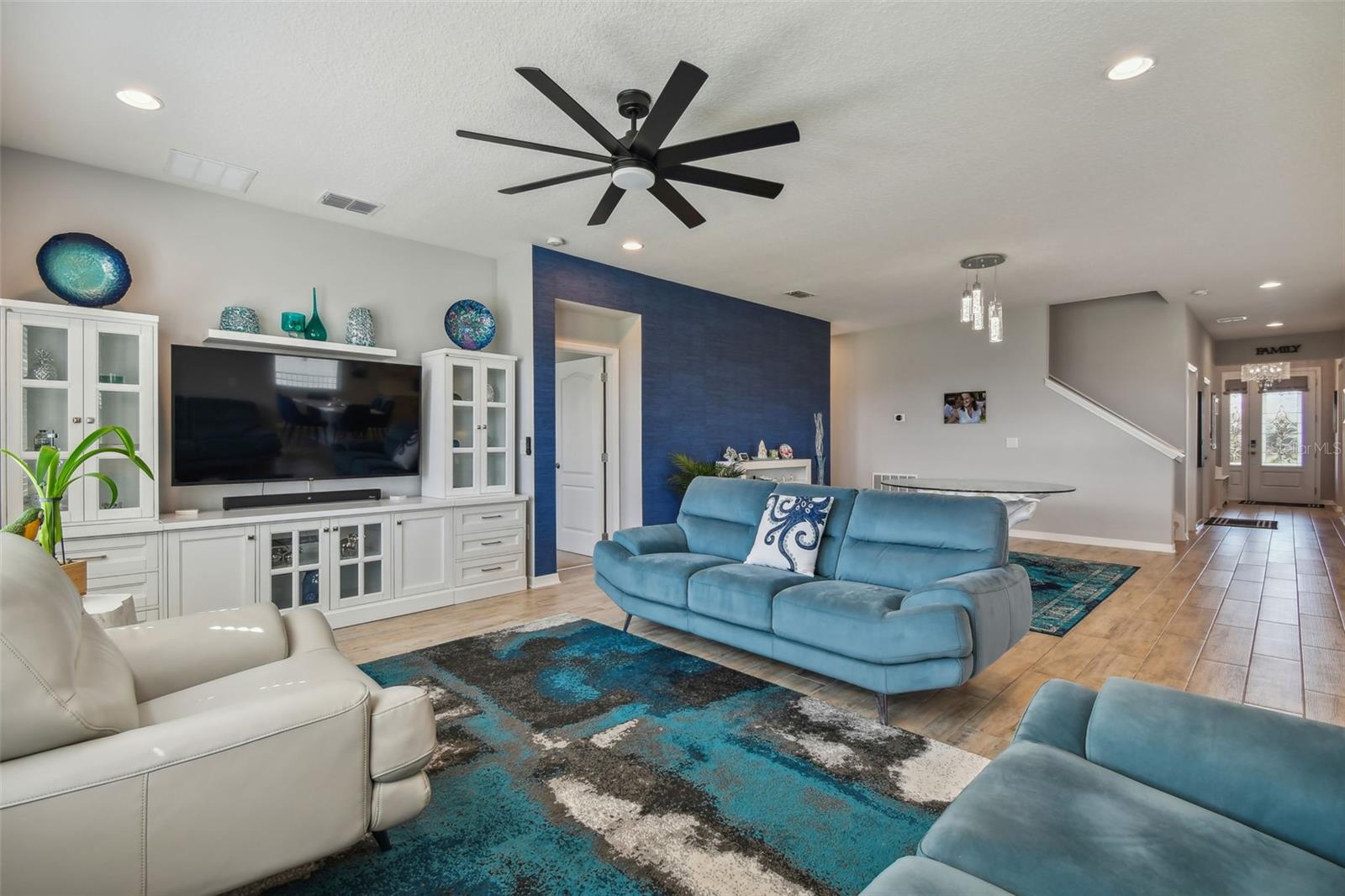 2433 SANTA VISTA LOOP, APOPKA, FL, 32703