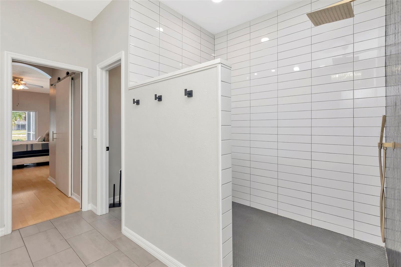 12012 NORTHUMBERLAND DR, TAMPA, FL, 33626