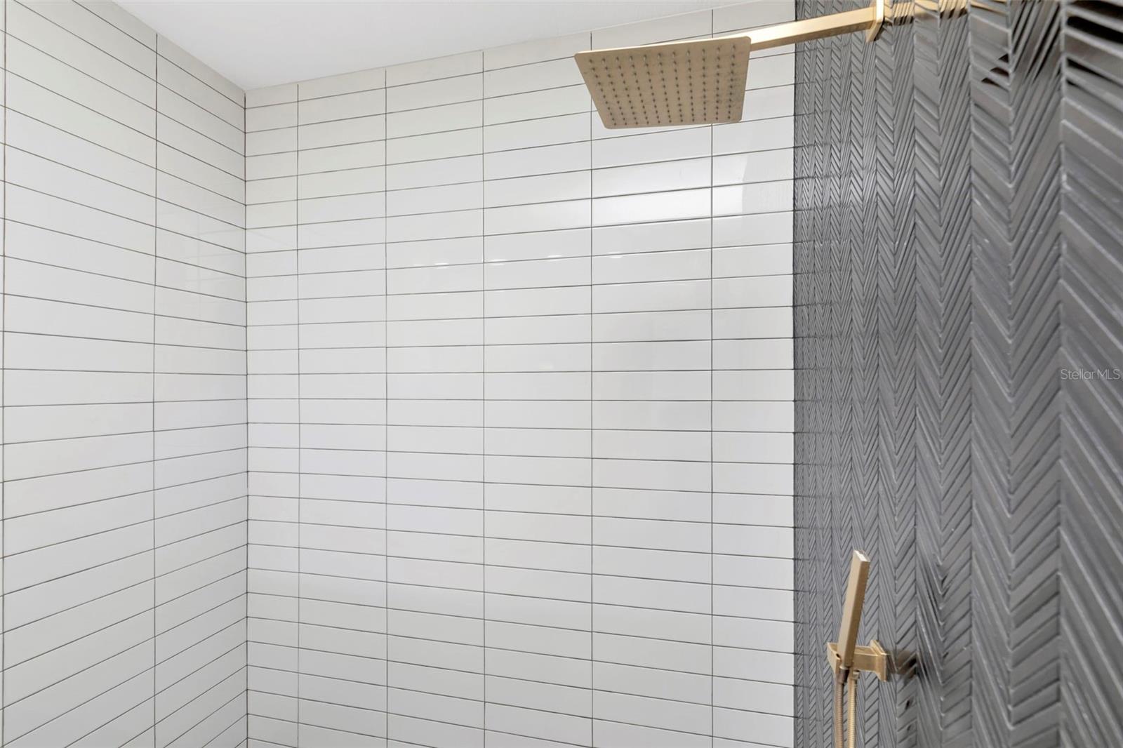 12012 NORTHUMBERLAND DR, TAMPA, FL, 33626