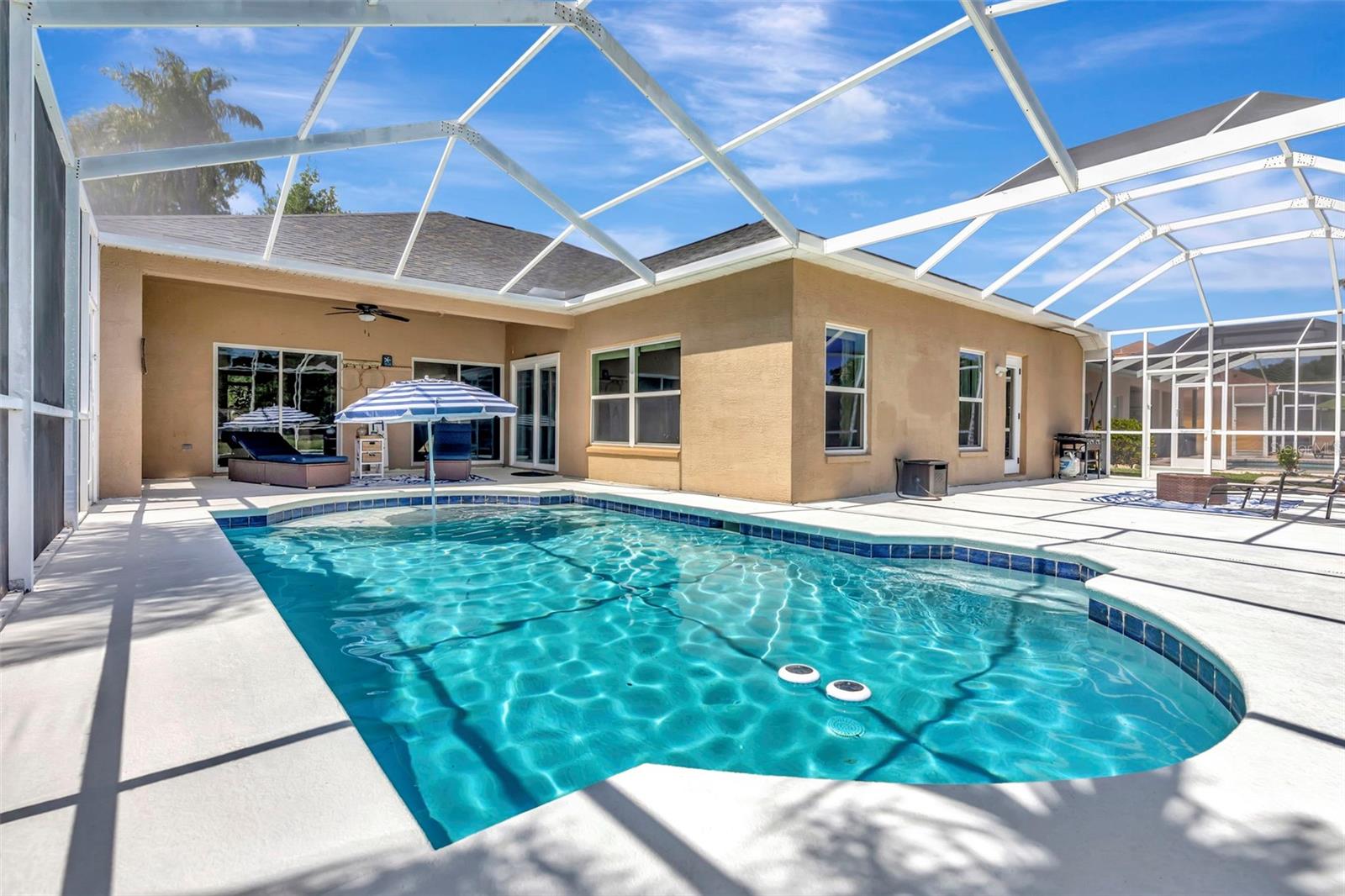 12012 NORTHUMBERLAND DR, TAMPA, FL, 33626