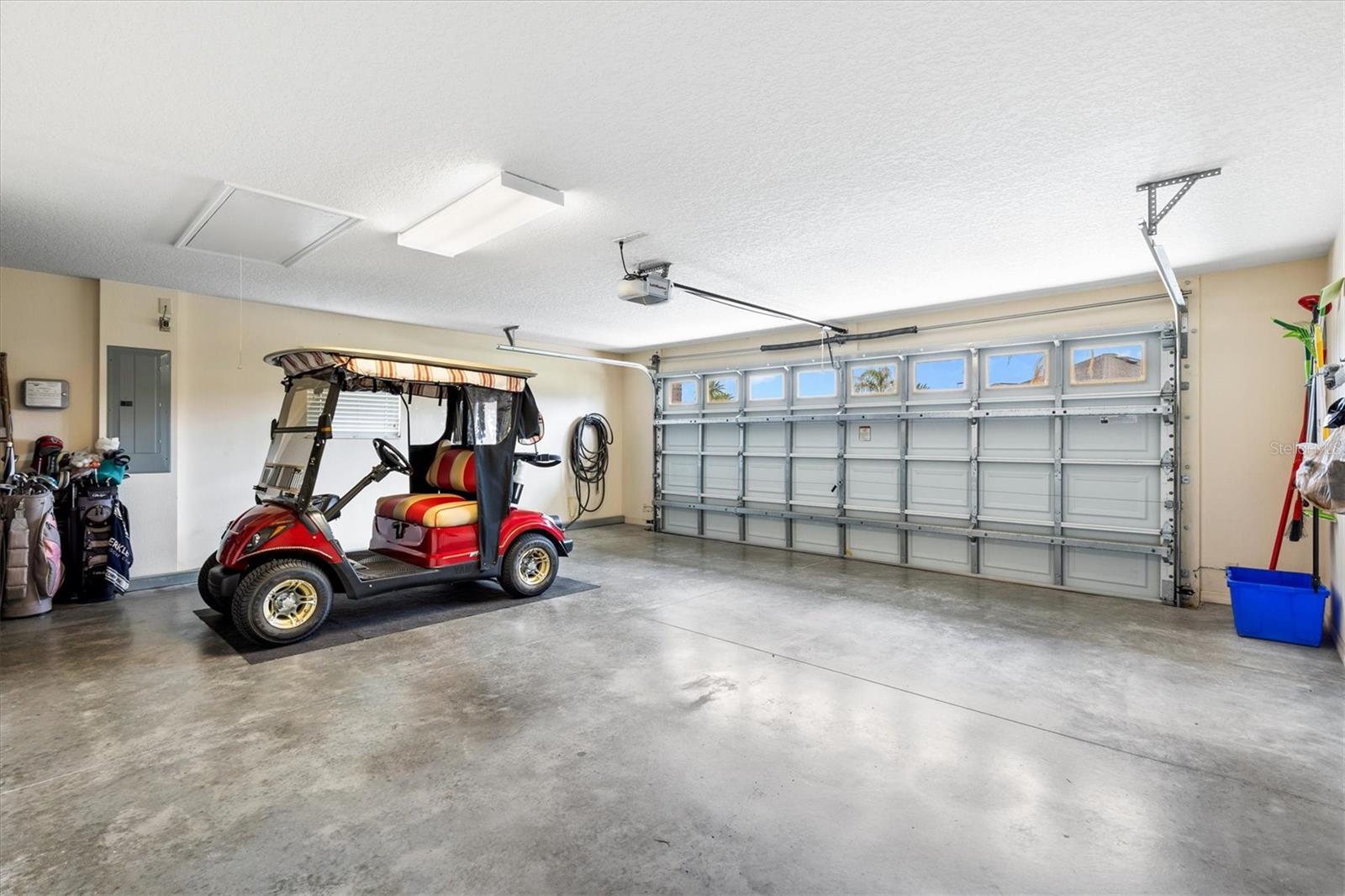 2332 GRENADIER WAY, THE VILLAGES, FL, 32162