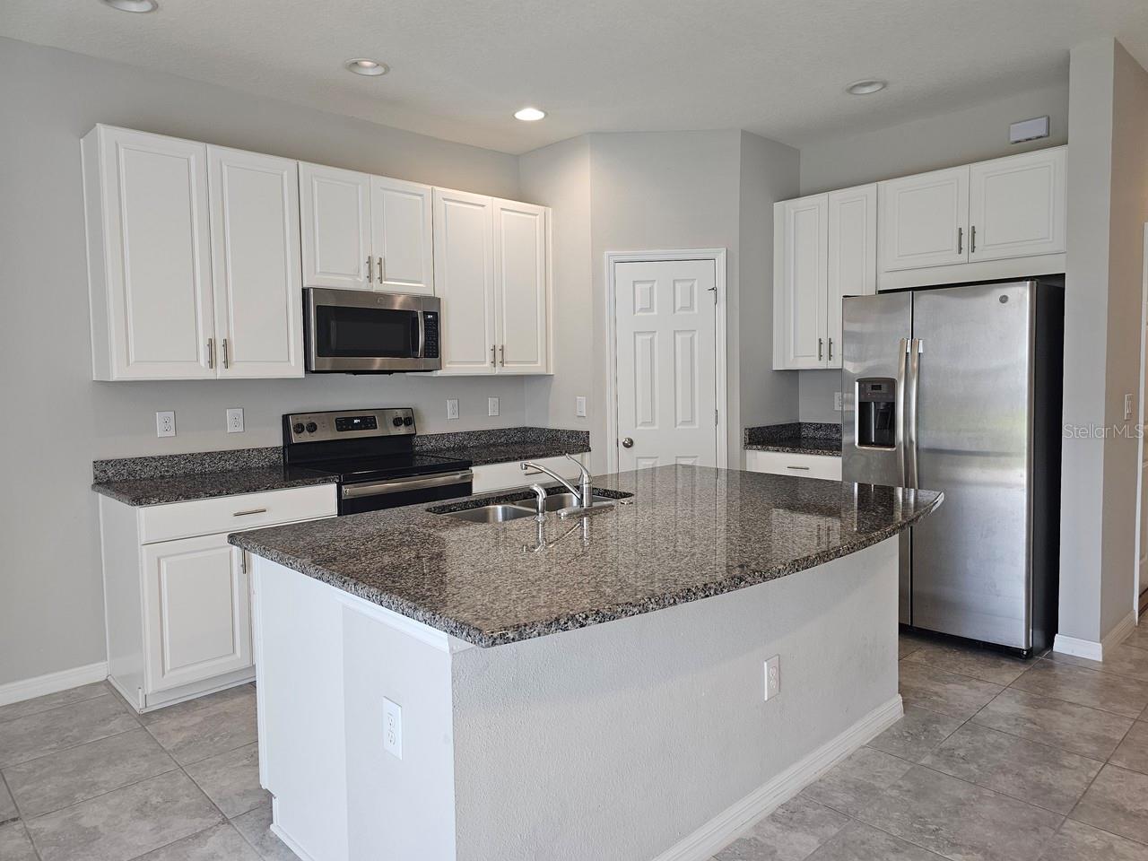 7113 GRAND ELM DR, RIVERVIEW, FL, 33578