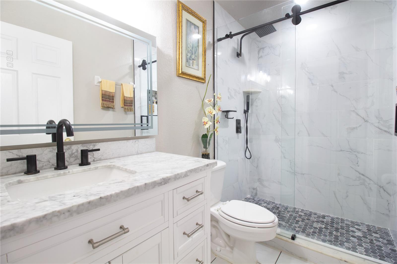 6914 N HIMES AVE, TAMPA, FL, 33614