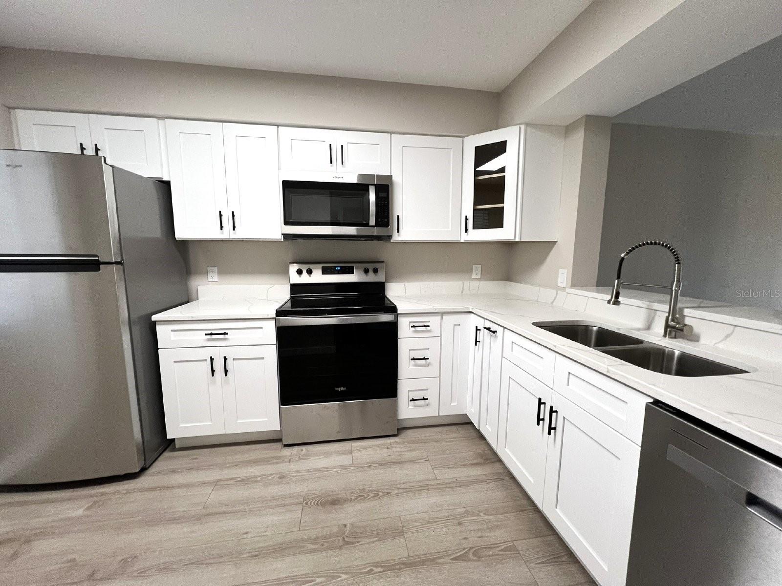 5212 LAKE VILLAGE DR #73, SARASOTA, FL, 34235