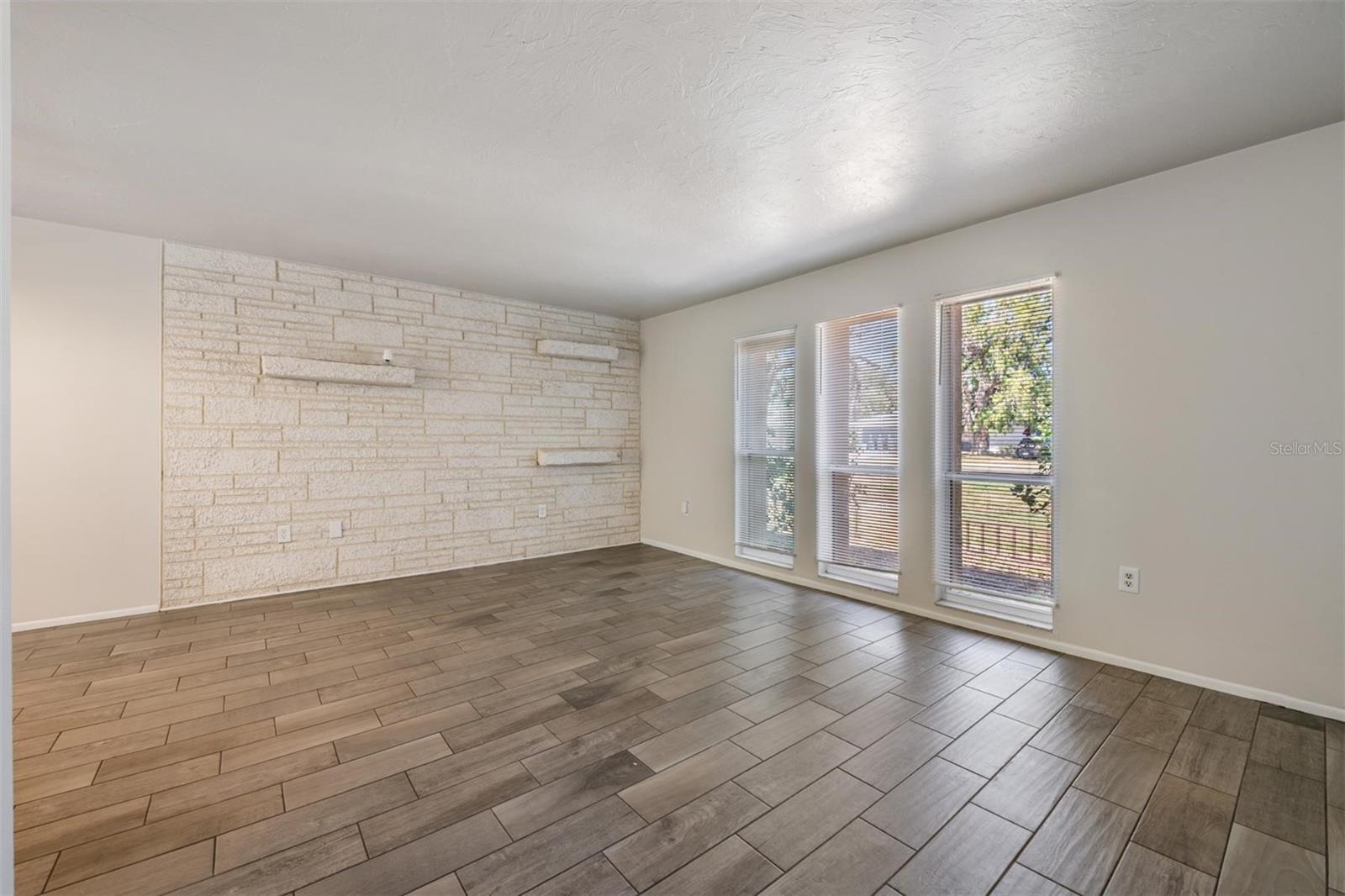 1124 DANNY DR, SARASOTA, FL, 34243