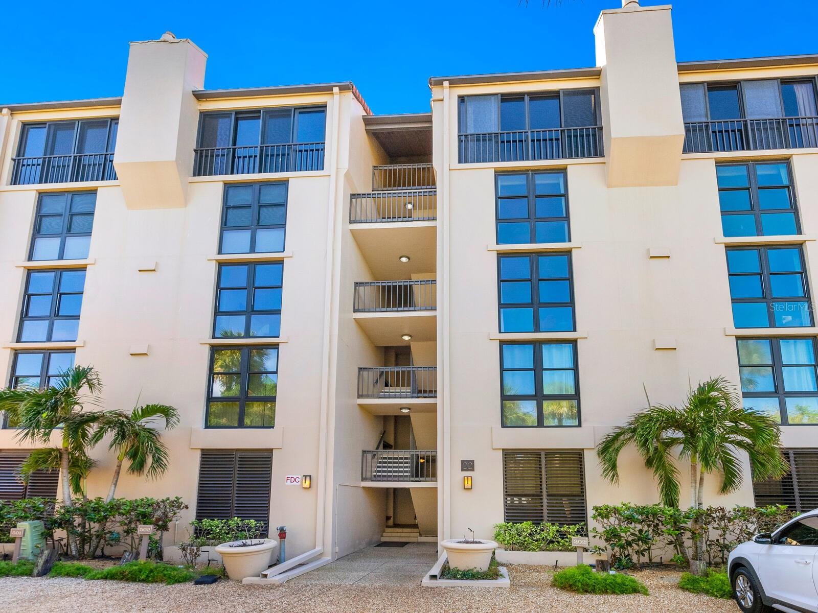 22 SANDY COVE RD #APT 203, SARASOTA, FL, 34242