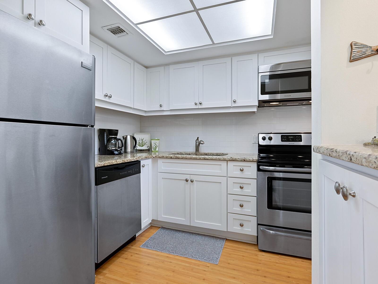 22 SANDY COVE RD #APT 203, SARASOTA, FL, 34242