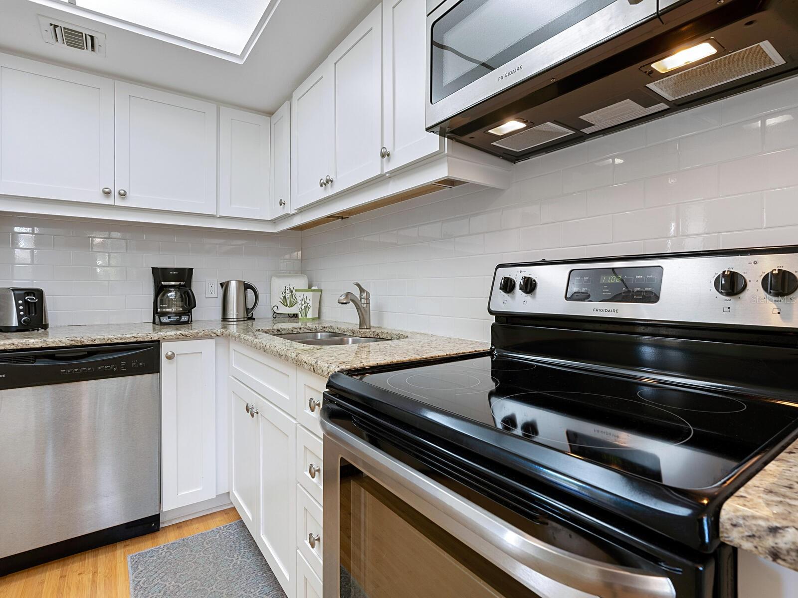 22 SANDY COVE RD #APT 203, SARASOTA, FL, 34242