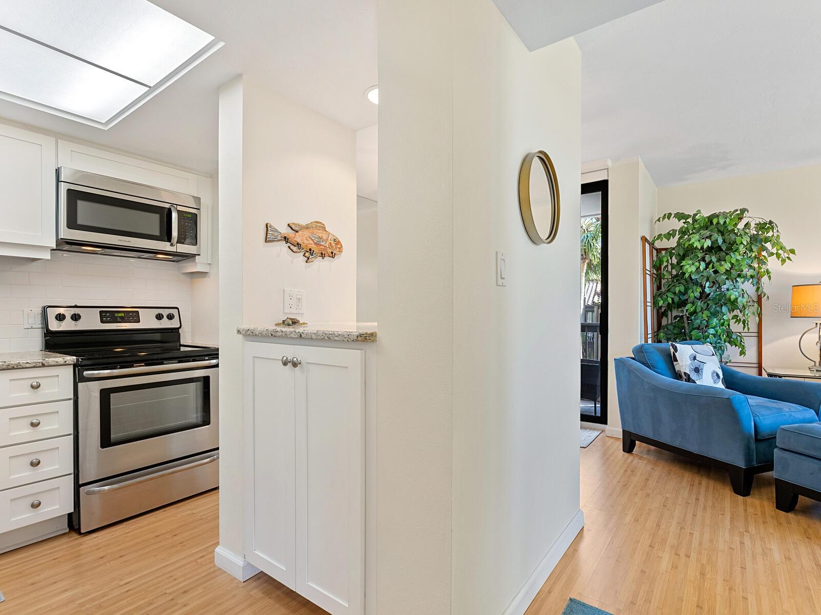 22 SANDY COVE RD #APT 203, SARASOTA, FL, 34242