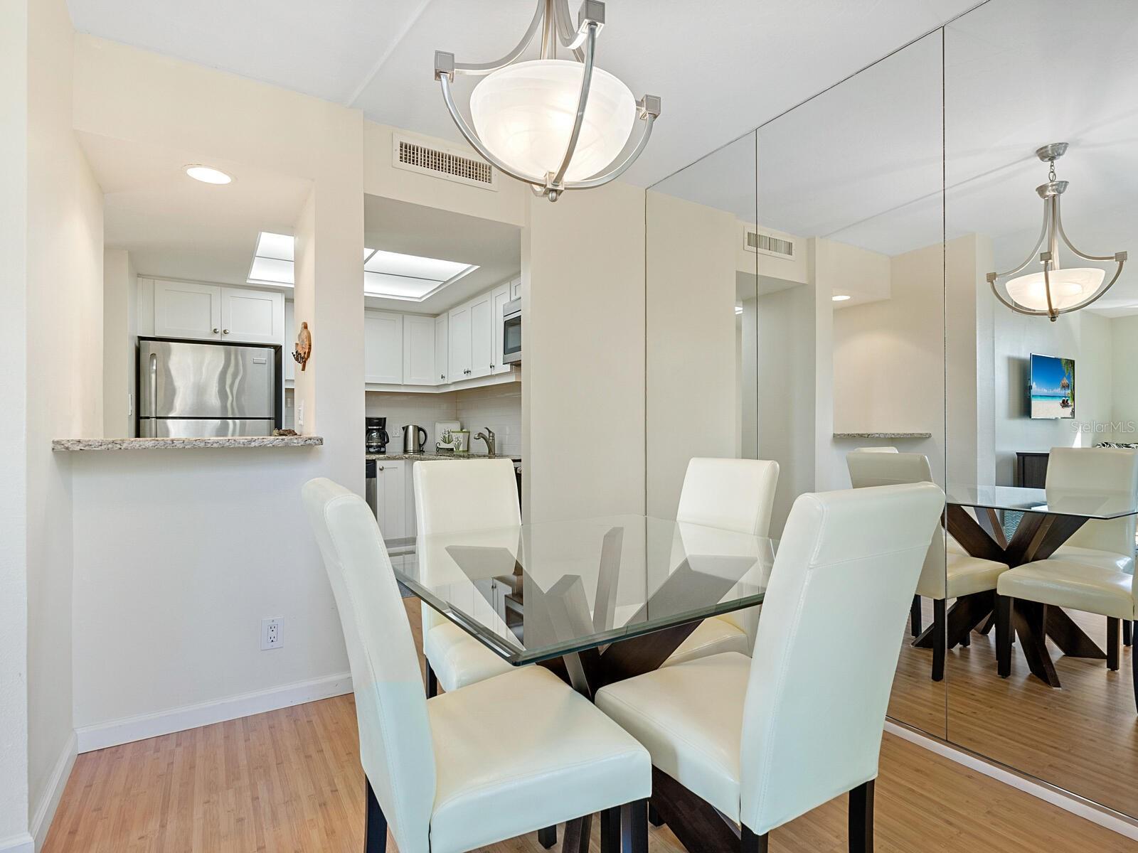 22 SANDY COVE RD #APT 203, SARASOTA, FL, 34242