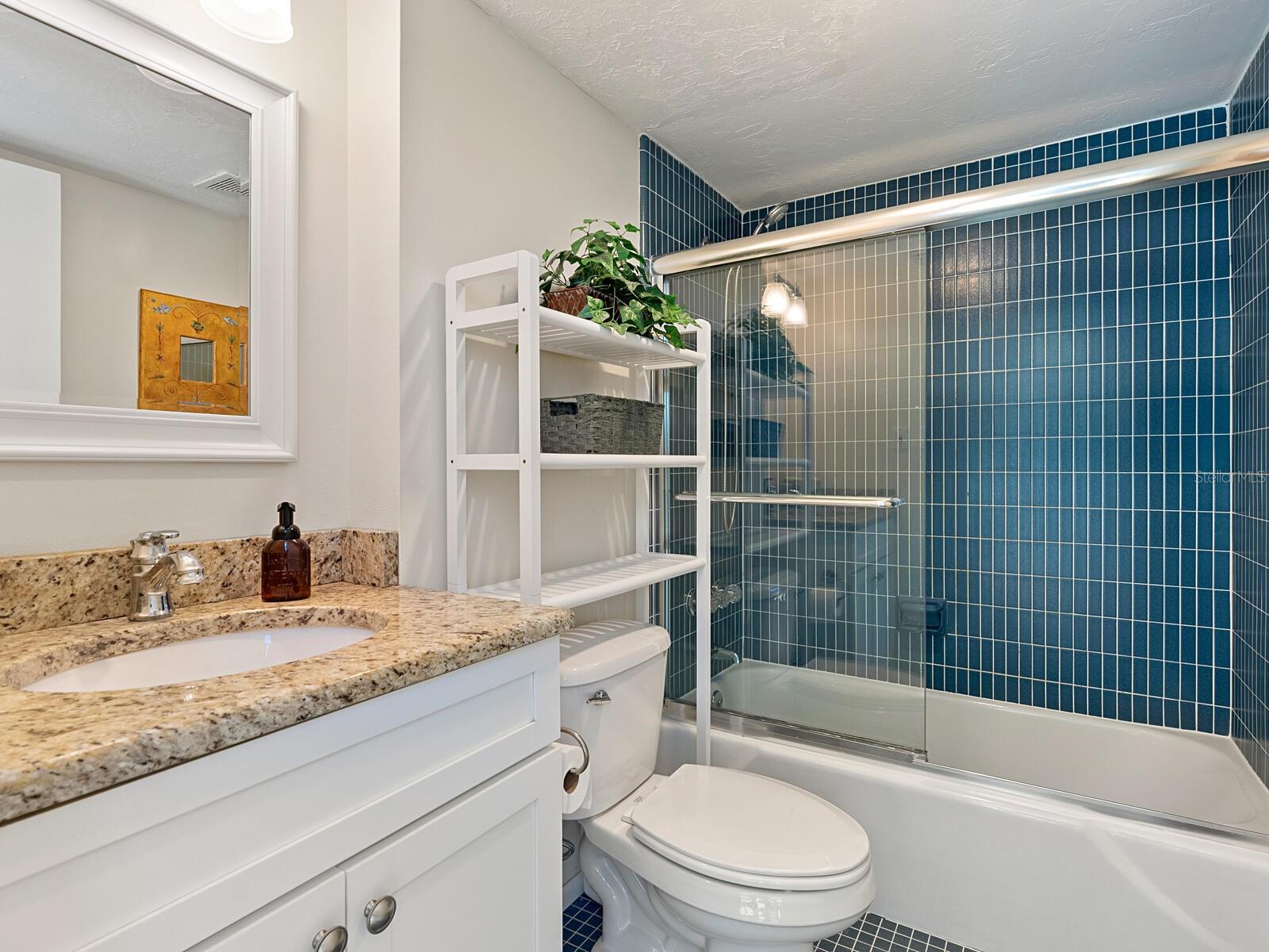 22 SANDY COVE RD #APT 203, SARASOTA, FL, 34242
