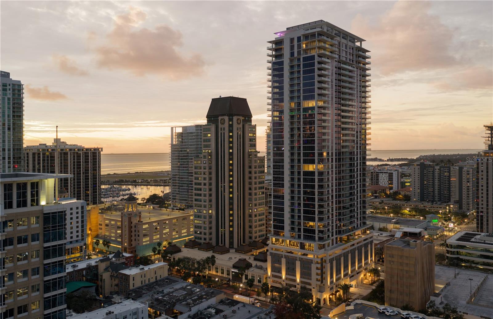 275 1ST AVE S #3501, ST PETERSBURG, FL, 33701