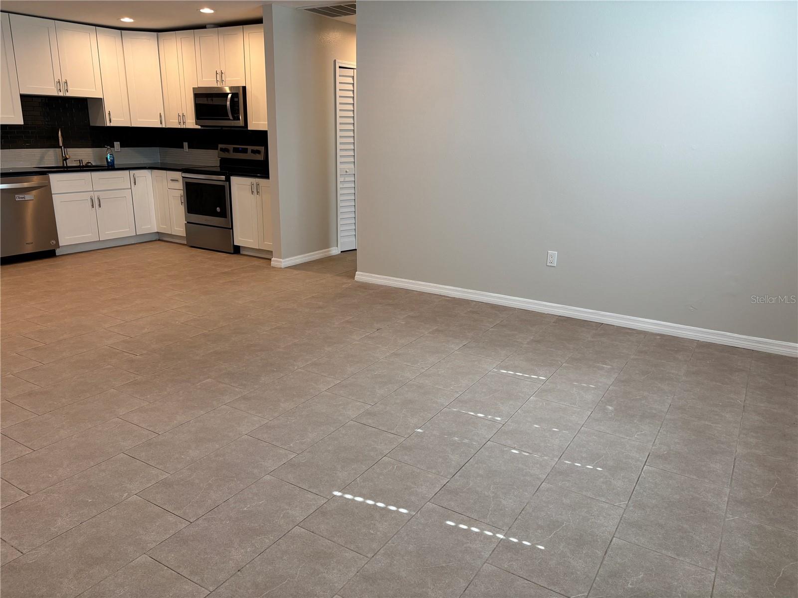 8363 JENNIFER LN, SEMINOLE, FL, 33777