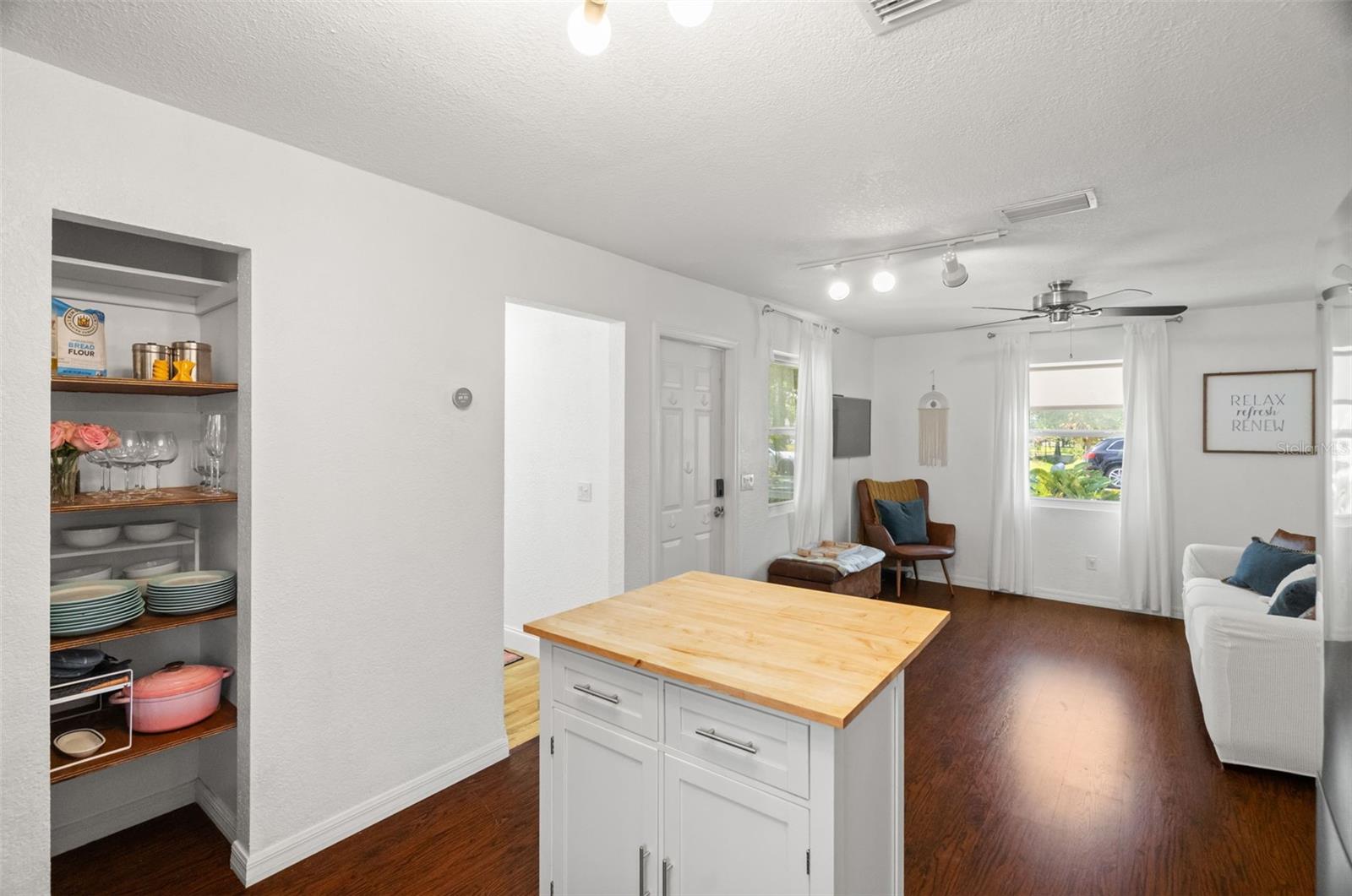 548 BAY ST, DUNEDIN, FL, 34698