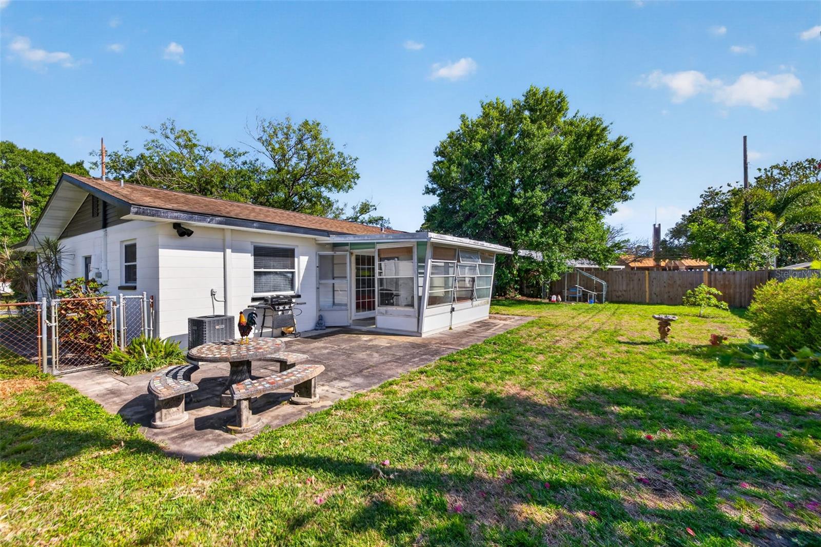 233 NW MADISON CIR N, ST PETERSBURG, FL, 33702