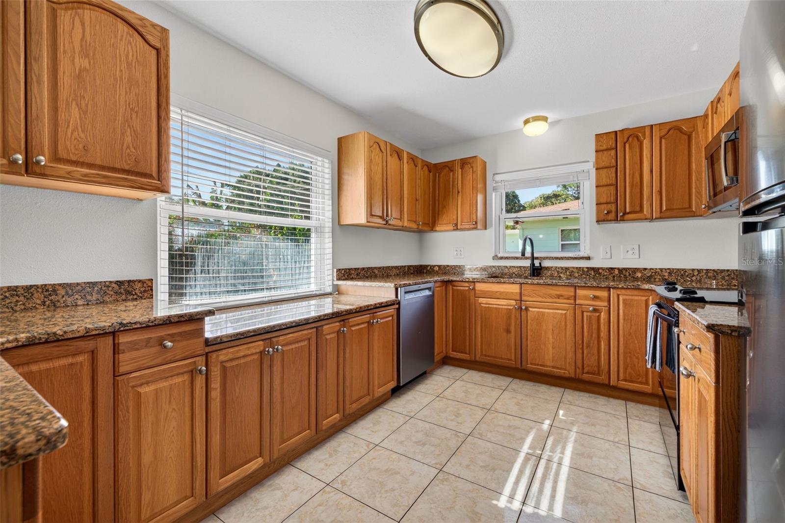 233 NW MADISON CIR N, ST PETERSBURG, FL, 33702