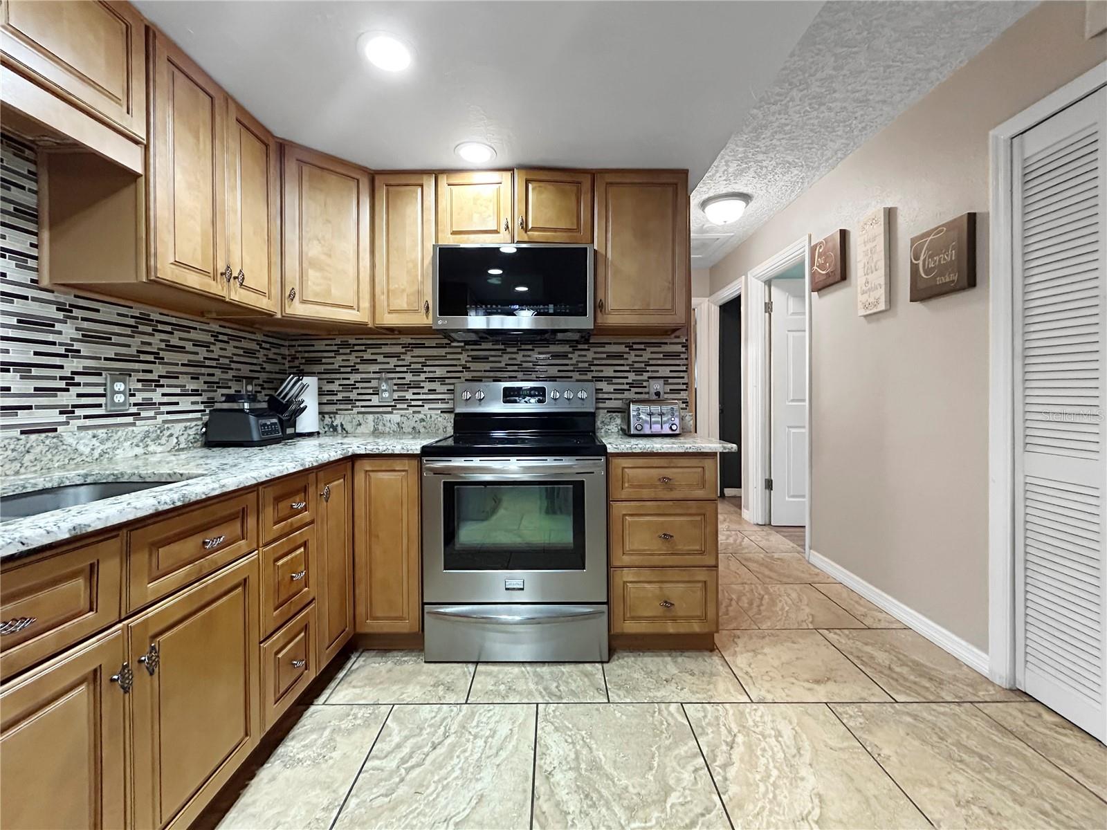 2307 EMORY AVE, BRADENTON, FL, 34207