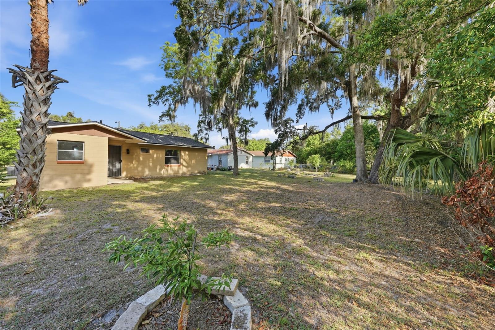 218 S EAST ST, LEESBURG, FL, 34748