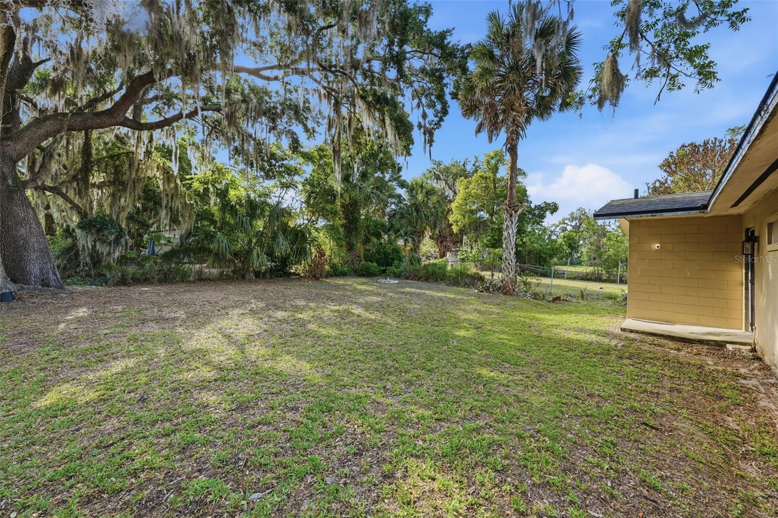 218 S EAST ST, LEESBURG, FL, 34748