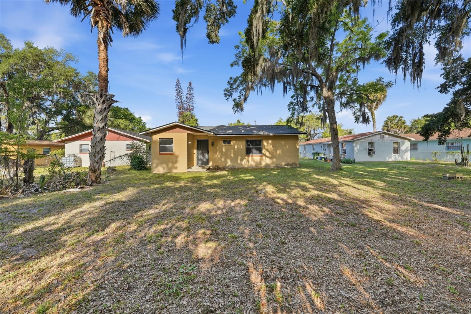 218 S EAST ST, LEESBURG, FL, 34748