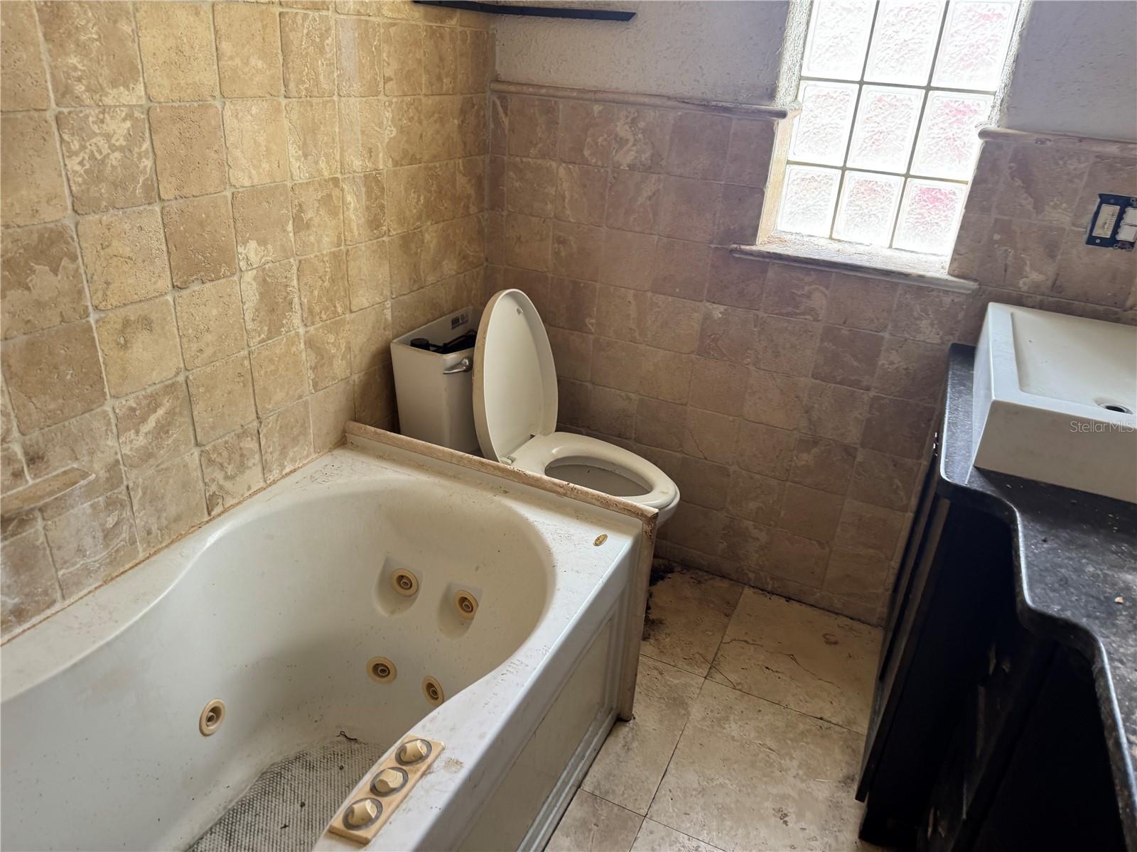 930 N WILD OLIVE AVE, DAYTONA BEACH, FL, 32118