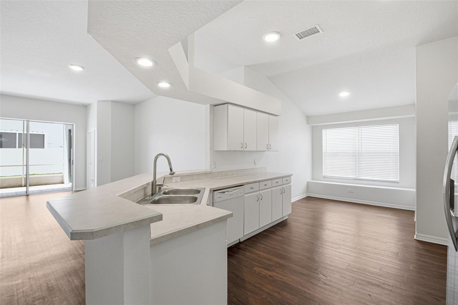 1452 BAYTHORN DR, WESLEY CHAPEL, FL, 33543