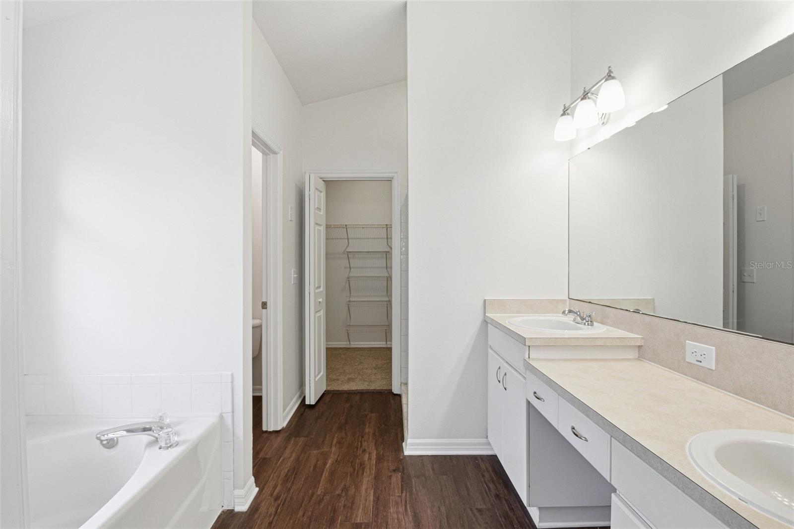 1452 BAYTHORN DR, WESLEY CHAPEL, FL, 33543