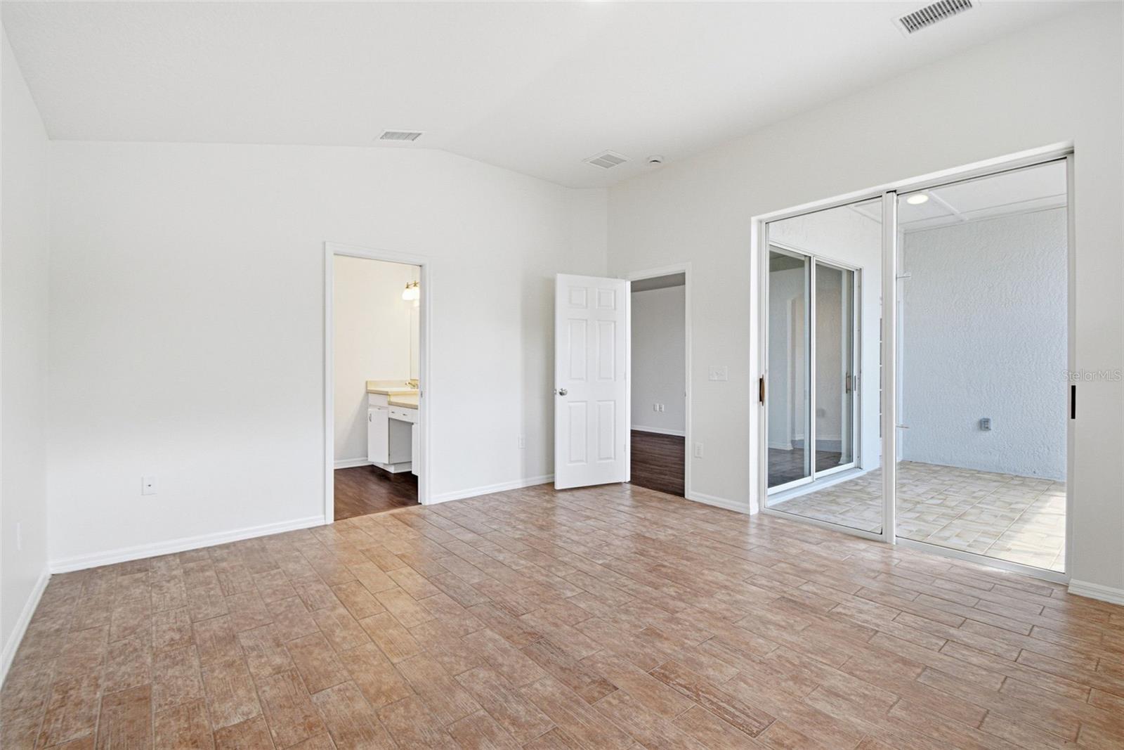 1452 BAYTHORN DR, WESLEY CHAPEL, FL, 33543