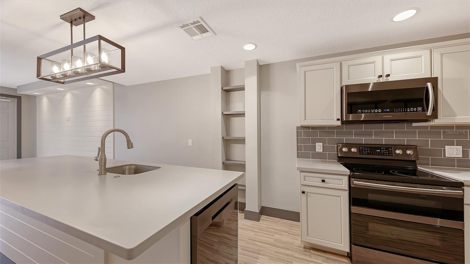 1586 DORGALI DR, SARASOTA, FL, 34238