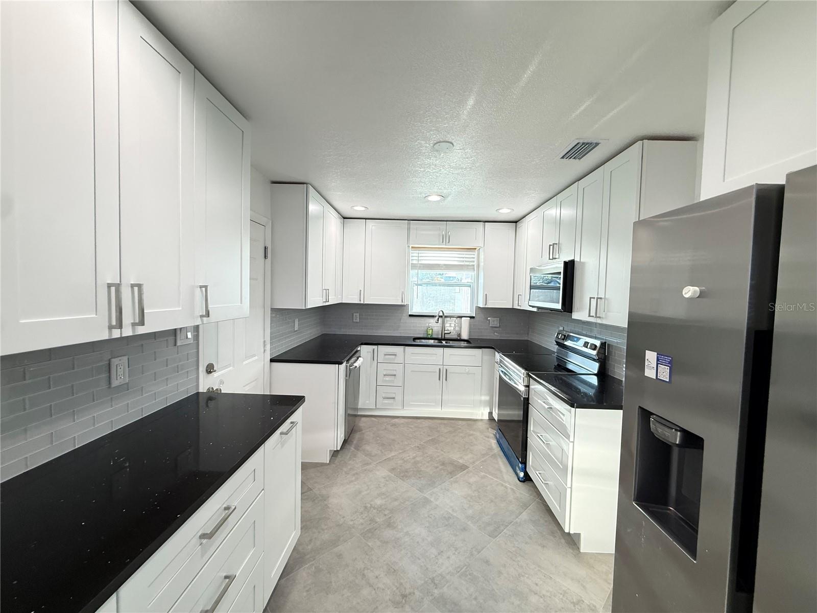 15573 BEDFORD CIR E, CLEARWATER, FL, 33764