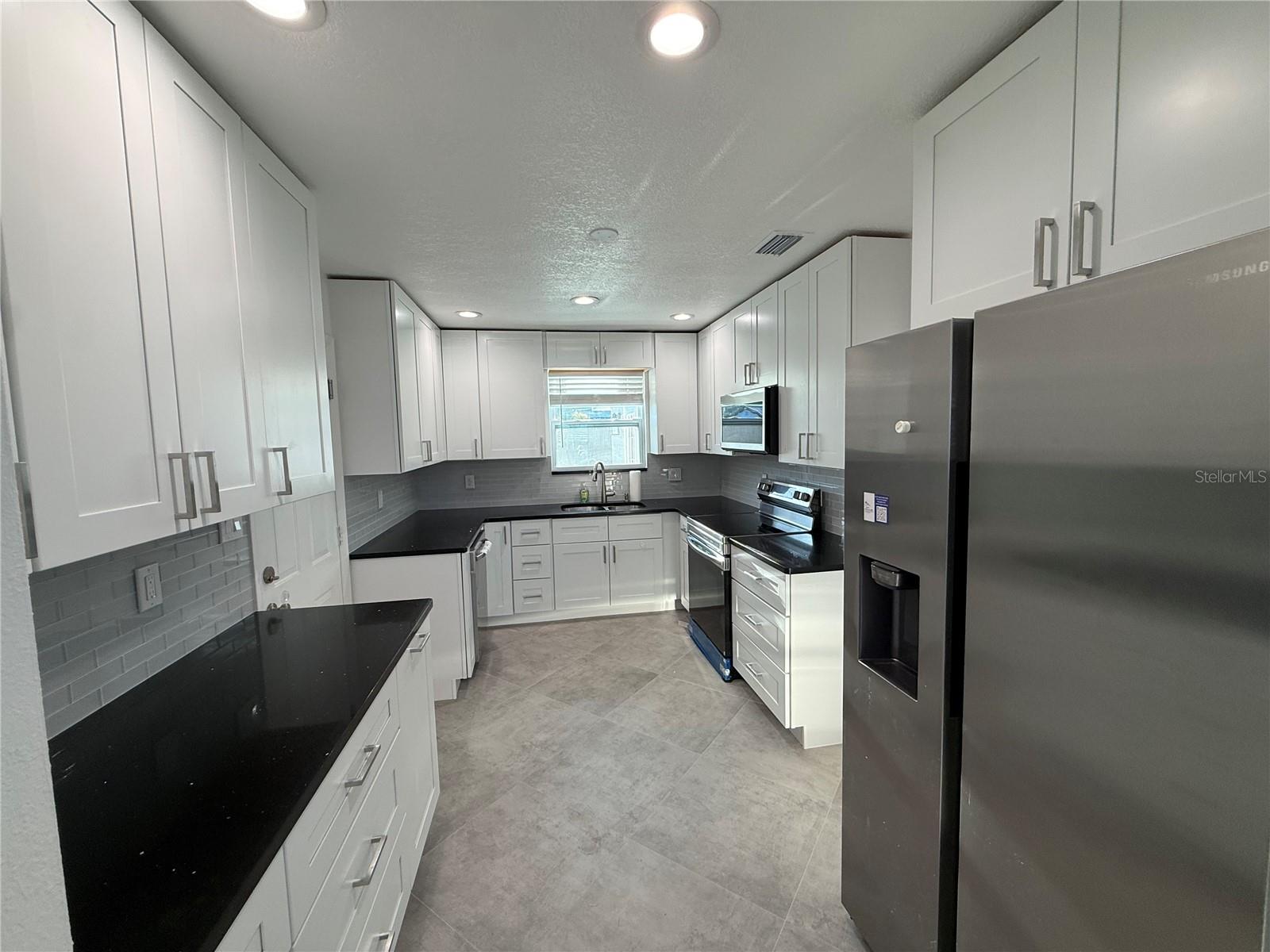 15573 BEDFORD CIR E, CLEARWATER, FL, 33764