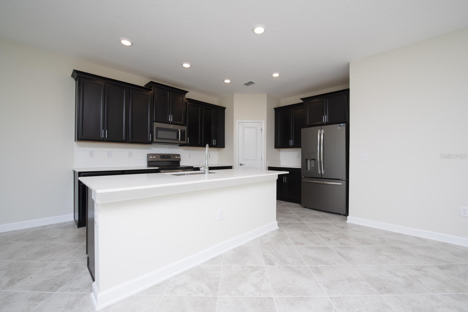 1037 BLACKWOLF RUN RD, DAVENPORT, FL, 33896