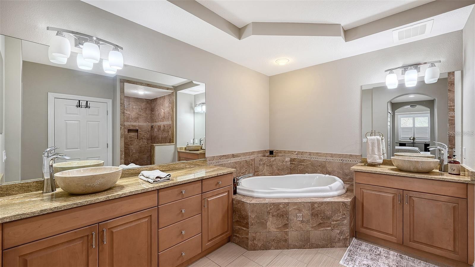 1921 MONTE CARLO DR #302, SARASOTA, FL, 34231