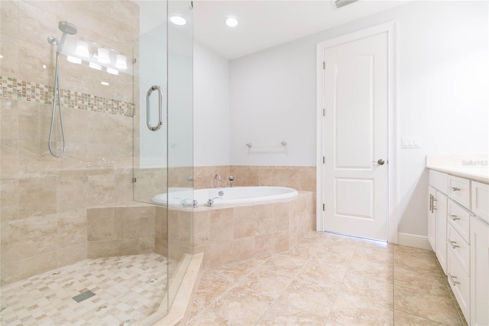 114 E DAVIS BLVD #13, TAMPA, FL, 33606