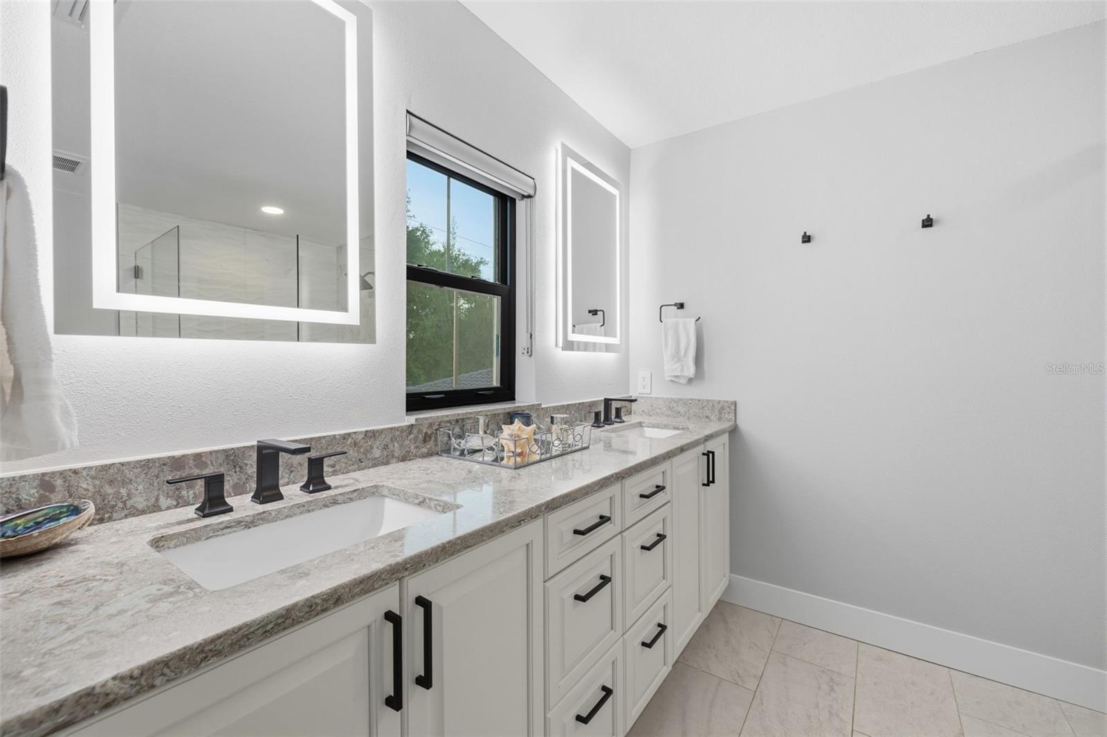 417 S PALOMA PL, TAMPA, FL, 33609